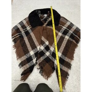 Accessory Street New York Poncho/Shawl NWOT Soft Boucle Knit Cowl One Size